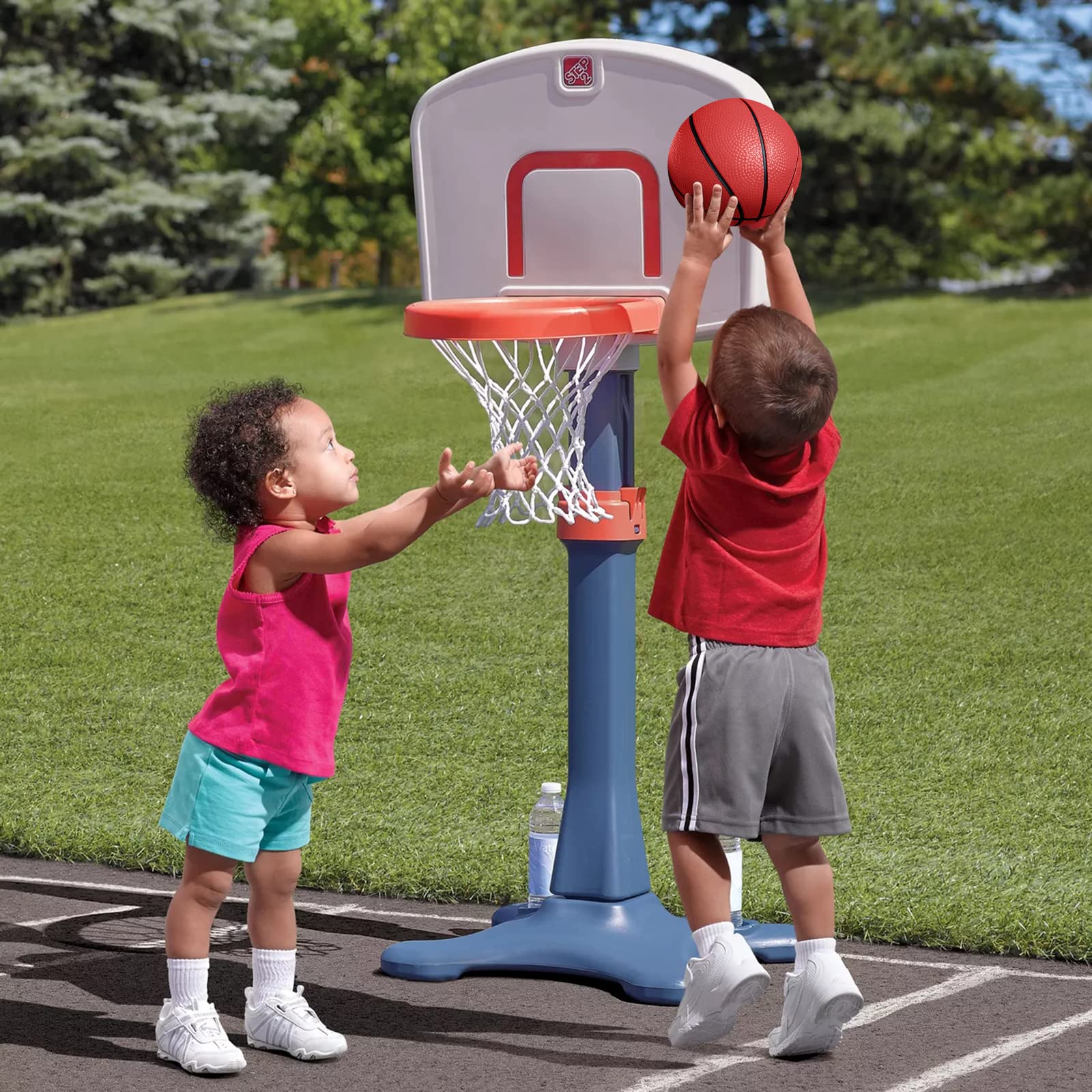 Iyoyo 6 inch diameter balls fit small hands and gentle rebounds.