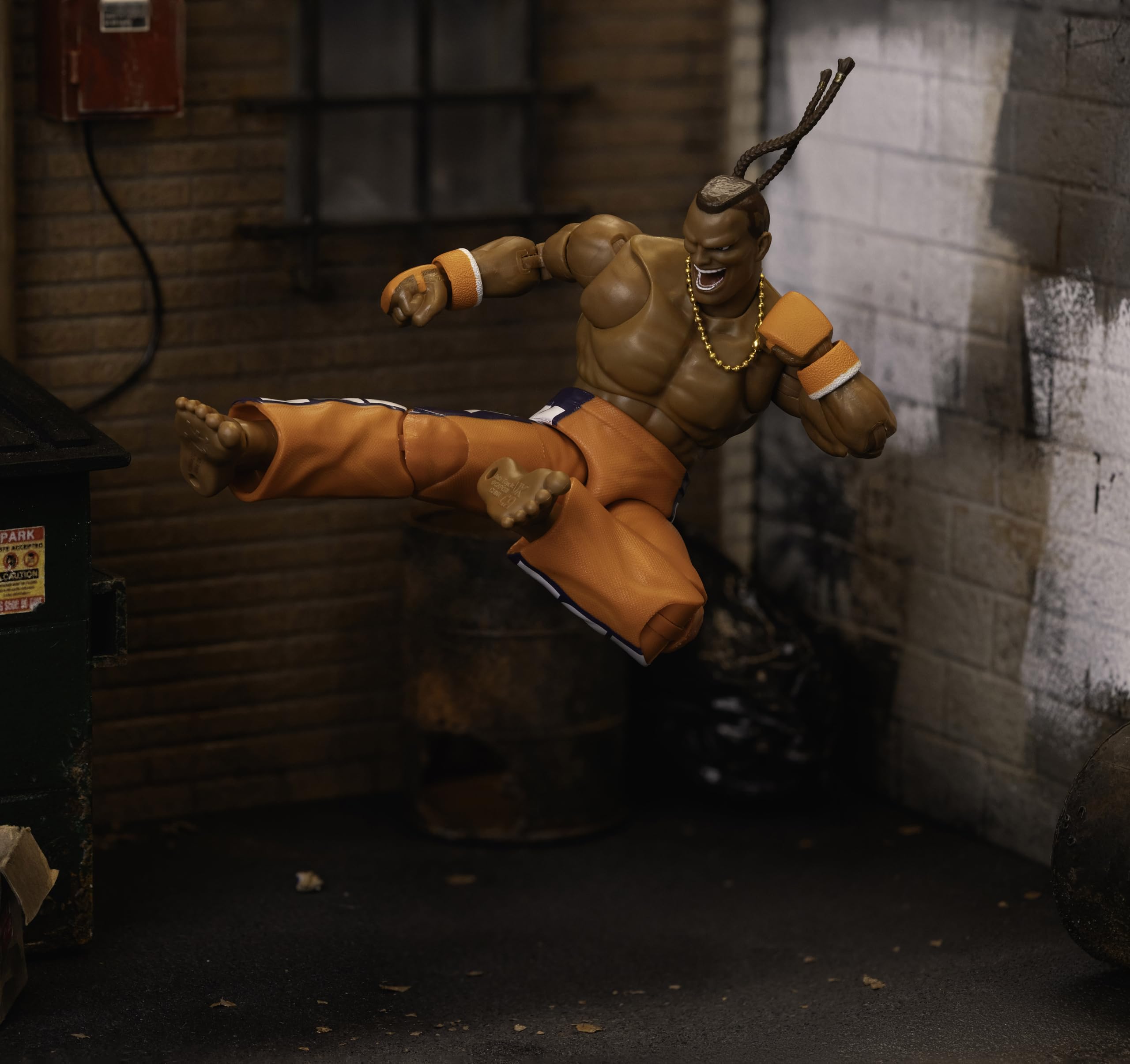 Great gift for fans of Street Fighter and collectible action figures.