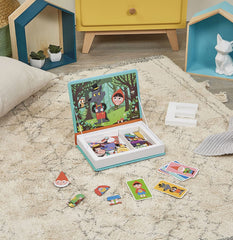Janod Magneti'Book Story fairy-tale characters on display inspire storytelling.