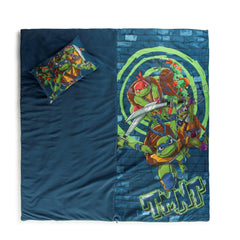 Jay Franco TMNT slumber bag with zipper closure secures the indoor resting space.