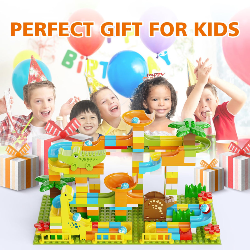 JIXIN playset assembly fostering cooperative building