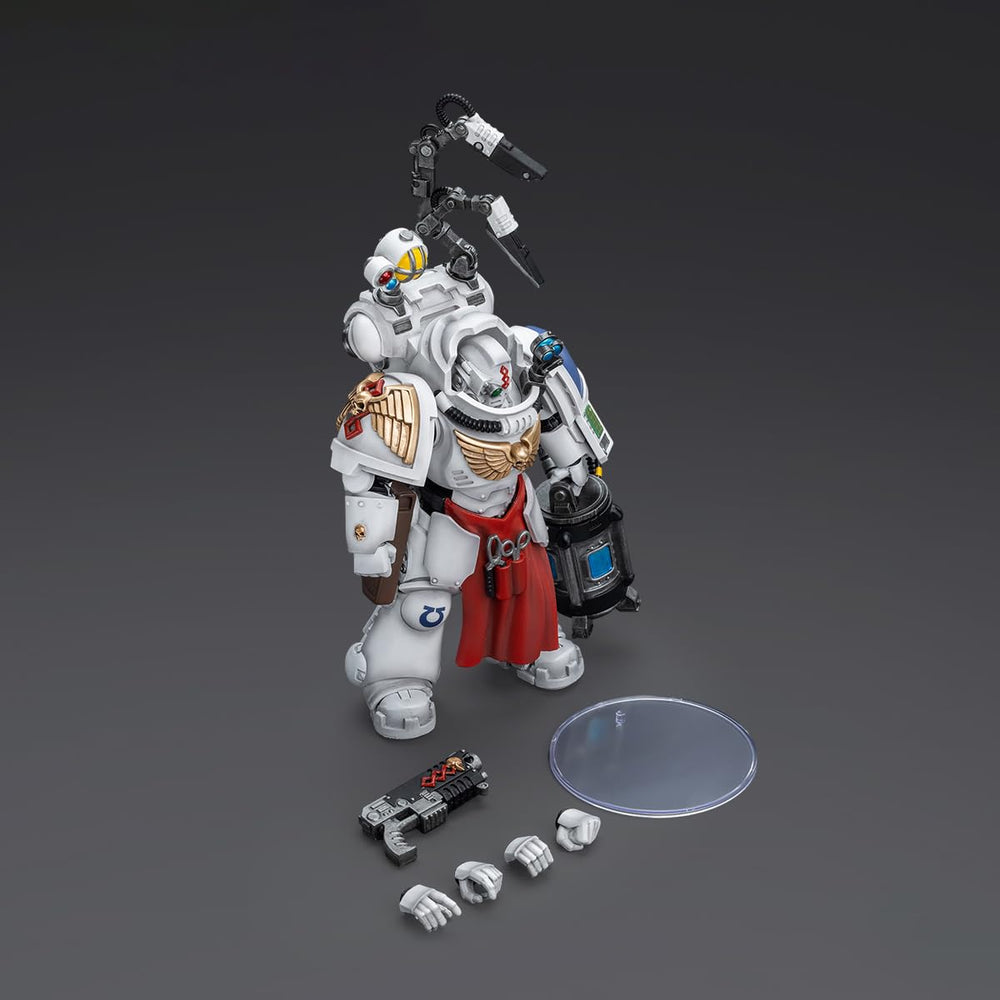 JOYTOY Ultramarines Apothecary in a dynamic scene with accessories for imaginative play