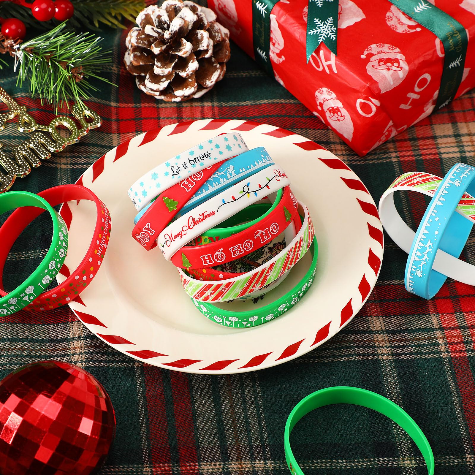 JUNEBRUSHS bell-pattern wristband creates festive ambience for events.
