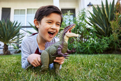 Jurassic World Becklespinax head-strike action showing chomping motion.