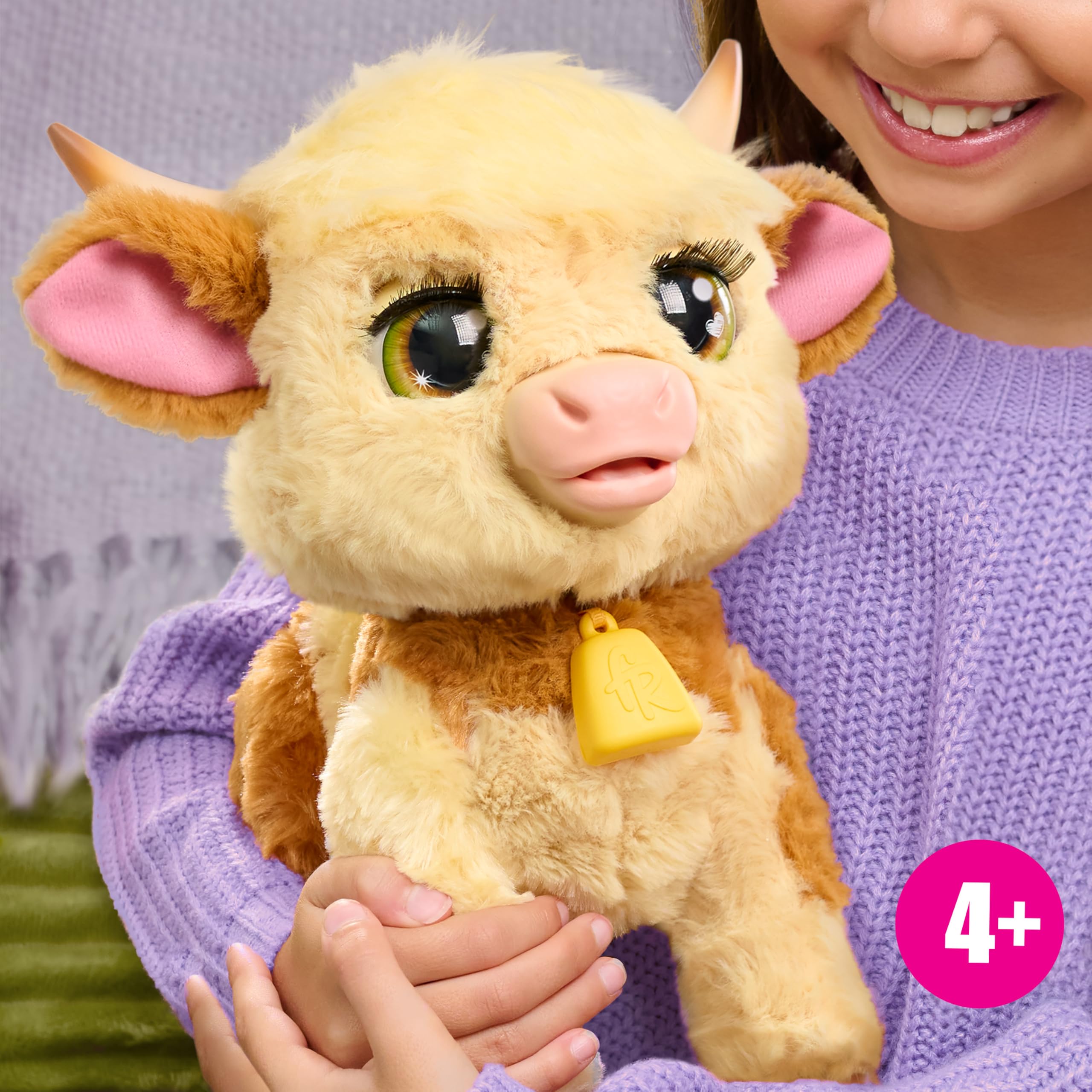 Just Play FurReal Maggie blue collar highlights her playful design.