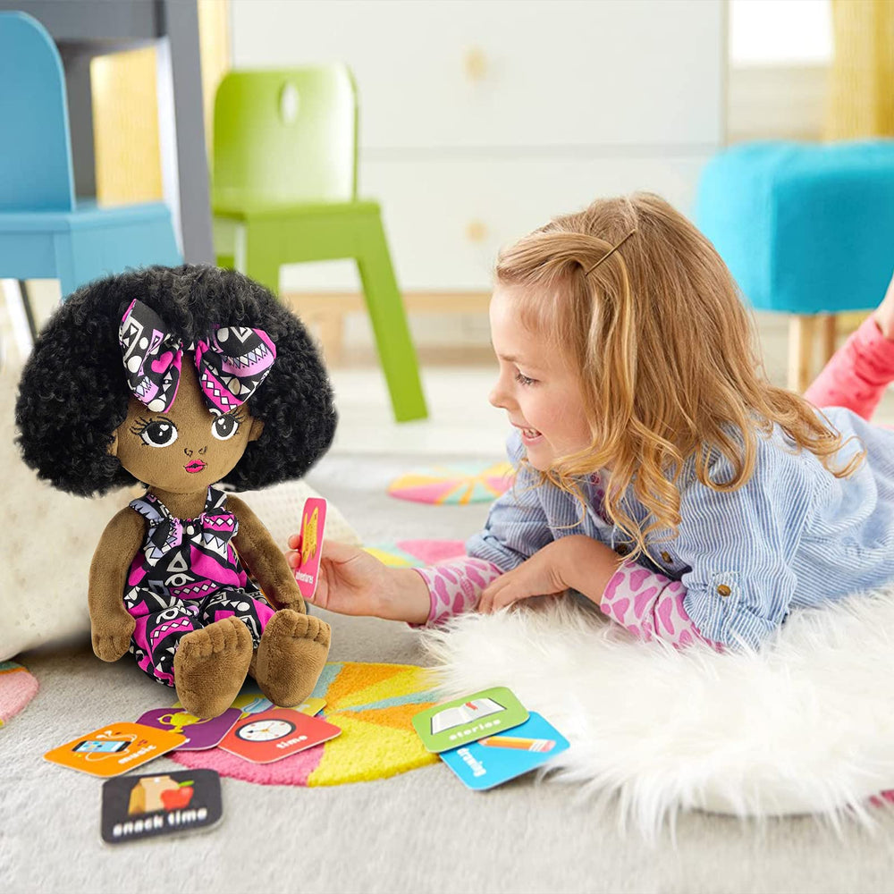 JUSTQUNSEEN removable clothes enable mix-and-match dress-up sessions.