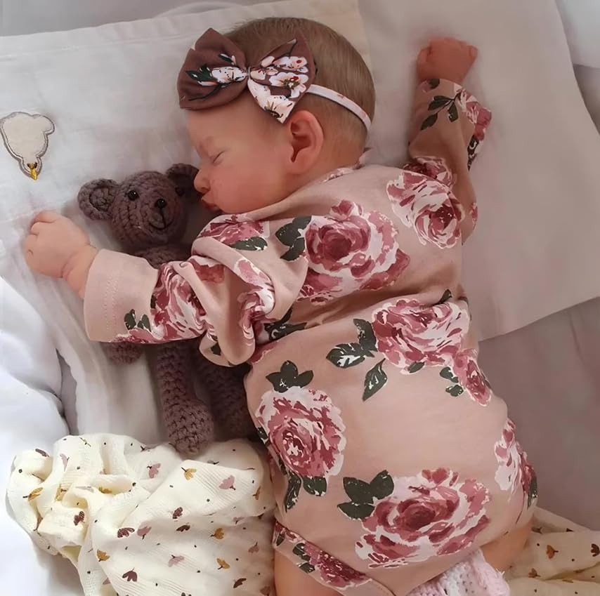 Kaydora Reborn clothes set enhances dress-up experiences.