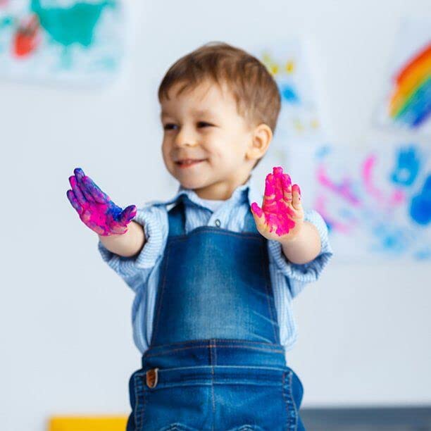 Keebor bulk watercolor set supports school projects and crafts.