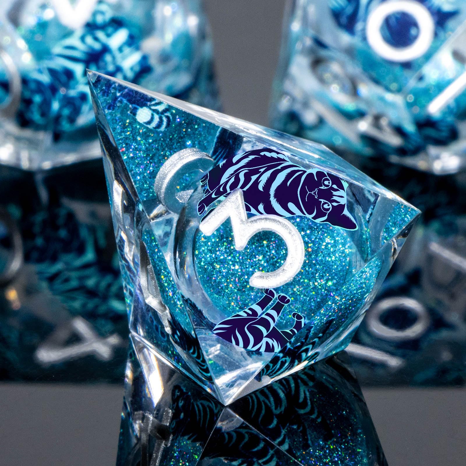 KERWELLSI blue d8 dice with laser-sharp edges for dramatic, cinematic rolls