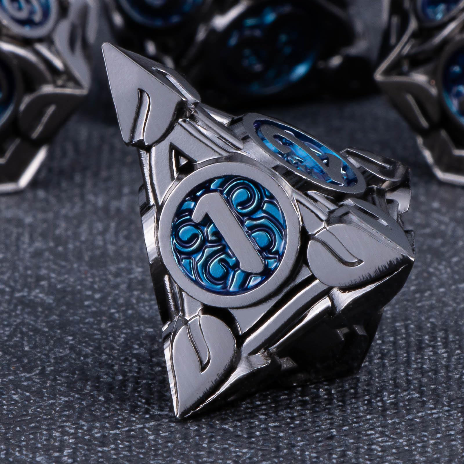 kerwellsi metal dnd dice; 7 pieces including d20 to d4, durable finish