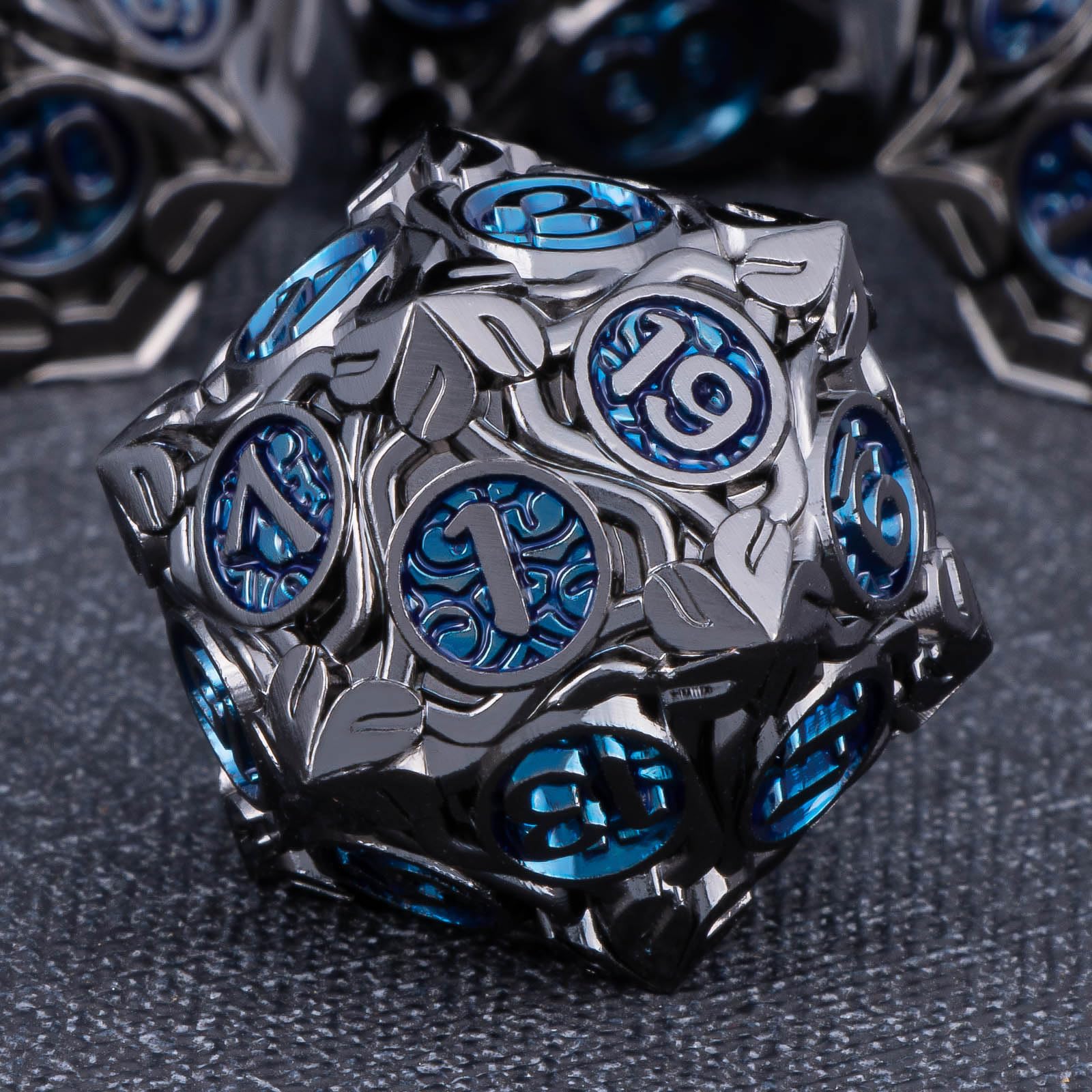 kerwellsi metal dnd dice set with nature vines design, balanced rolls for rpg sessions