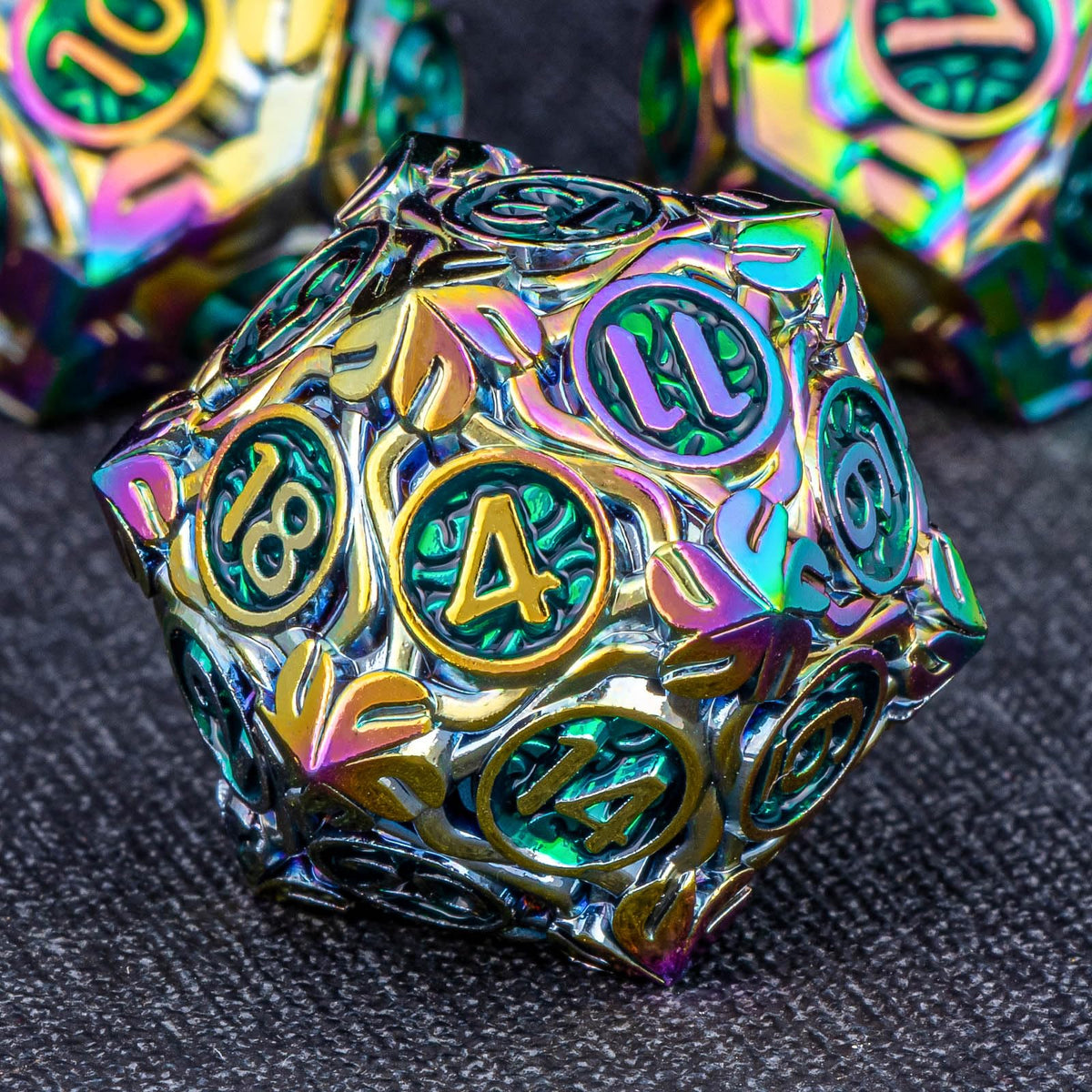 KERWELLSI Roots tree dice on table with rainbow finish for immersive gameplay
