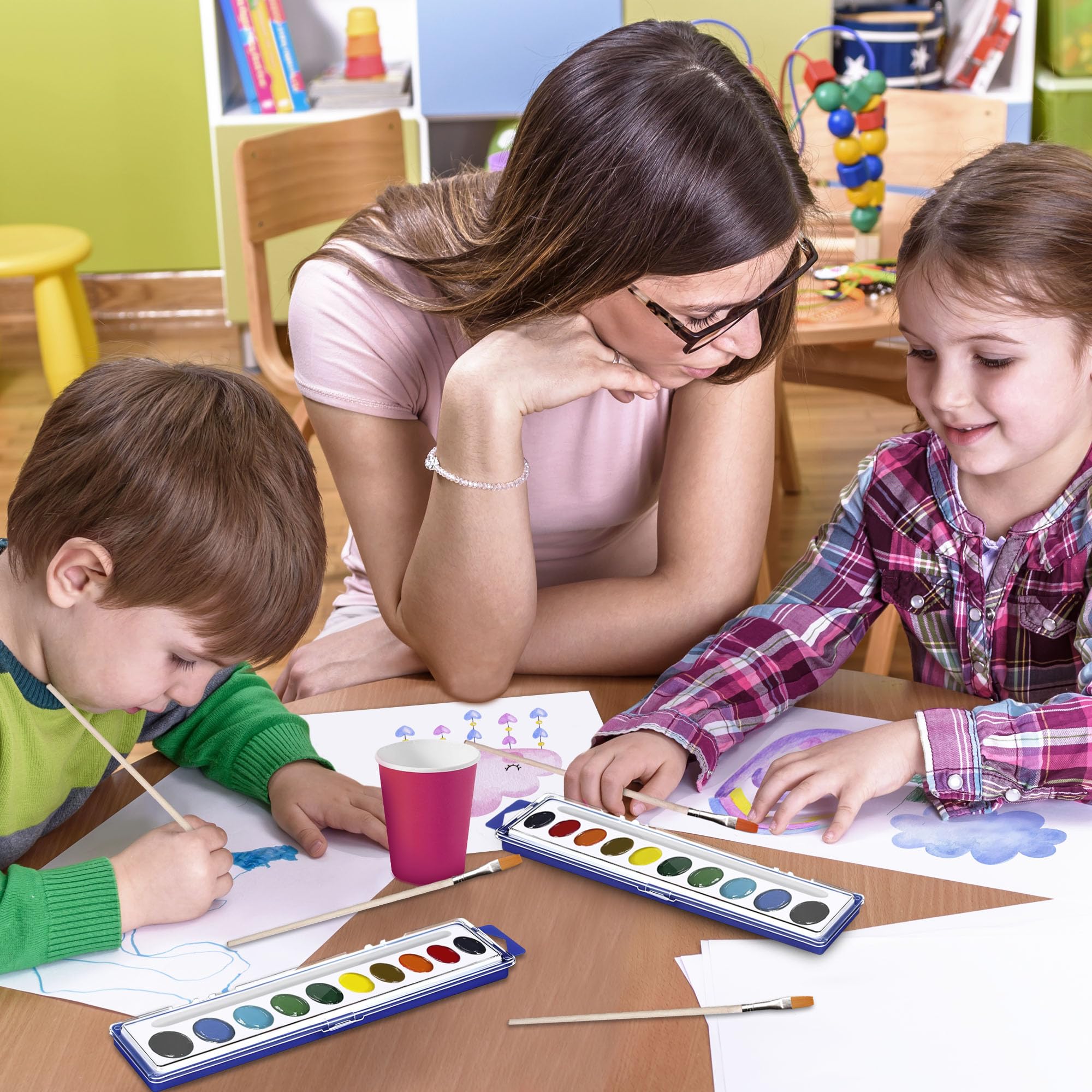 Kiggos mini watercolor set as party favors for kids' celebrations.