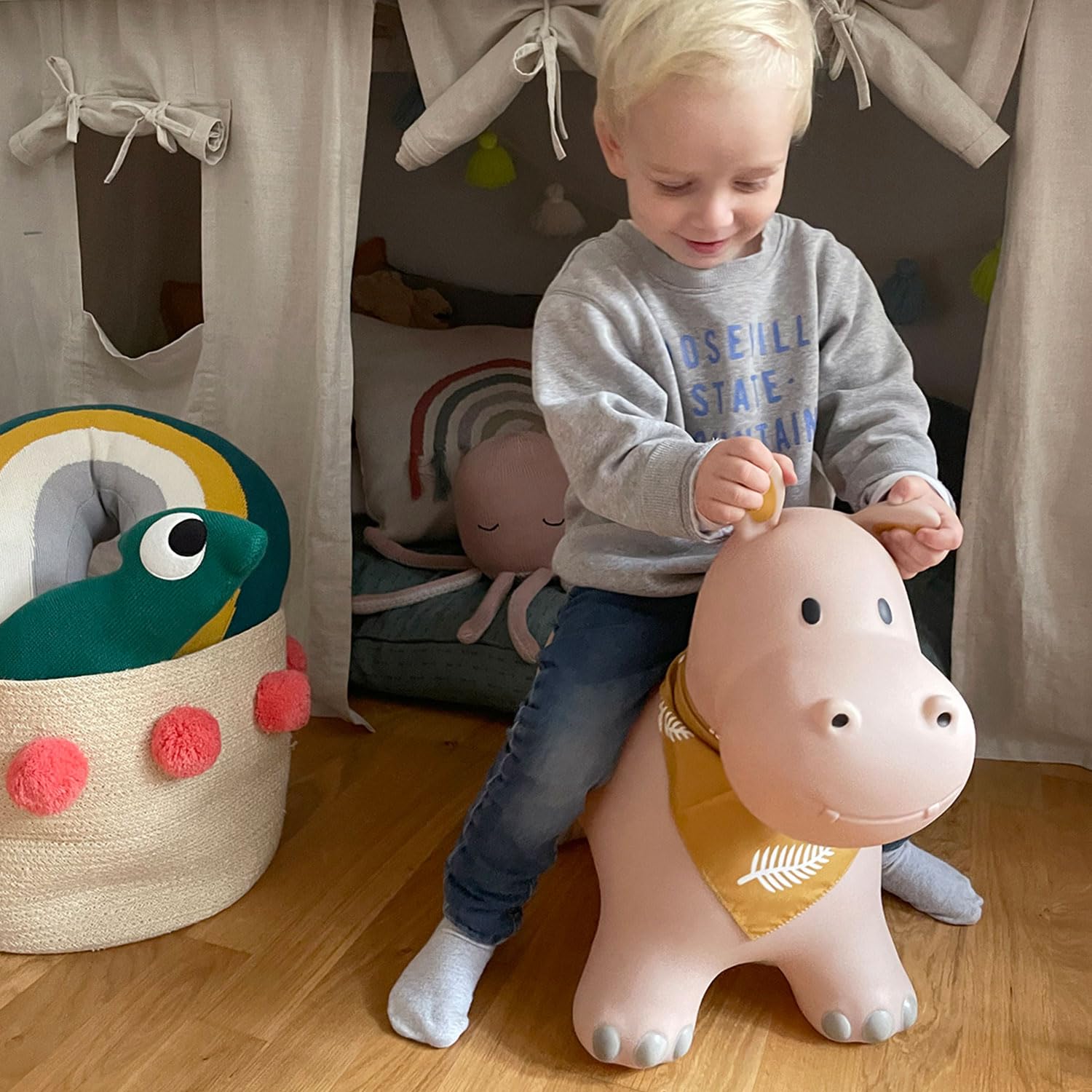 Kindsgut Bouncy Hippo colorful design sparks imagination.