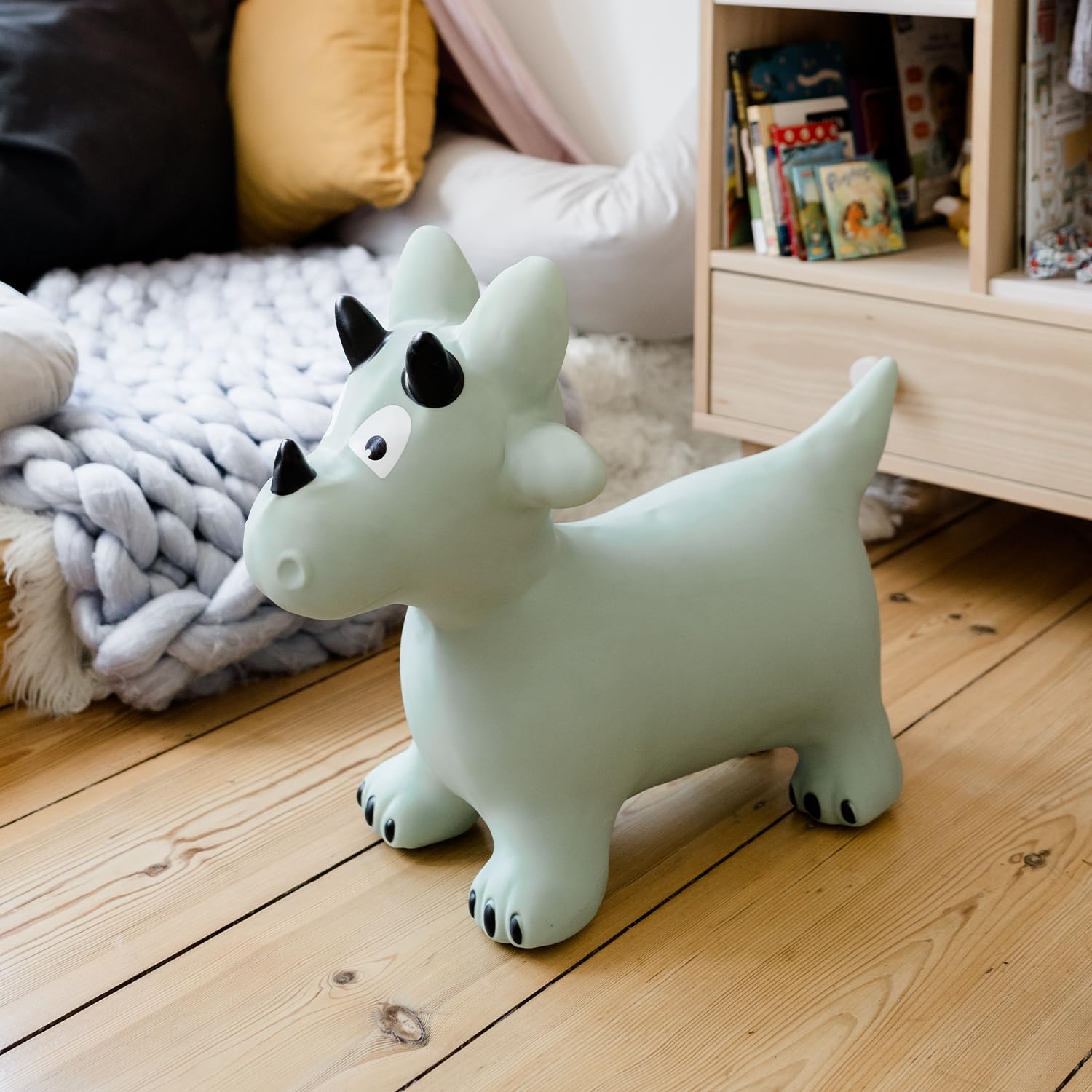 Kindsgut Dino Hopper secure-seat design supports stable bouncing