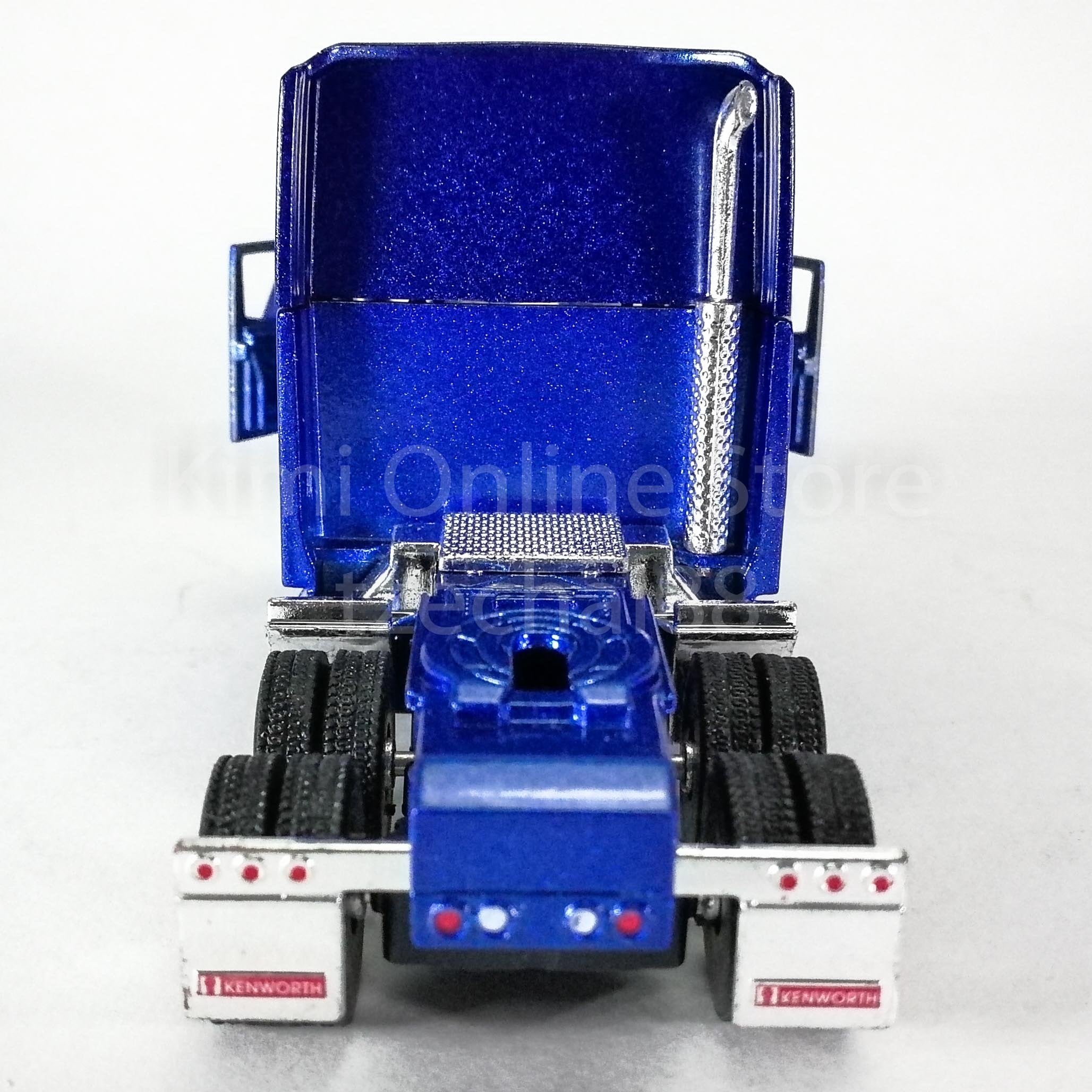 1:68 scale suits shelf displays and diorama setups
