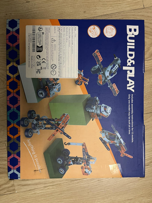 KizBruo 152-piece set with storage box arranged for organized play