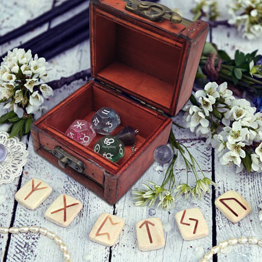 Knana vintage storage box keeps tools organized and protected.