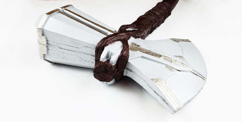 Komikku Gears Otakumod hammer prop ergonomic grip for comfortable extended wear.