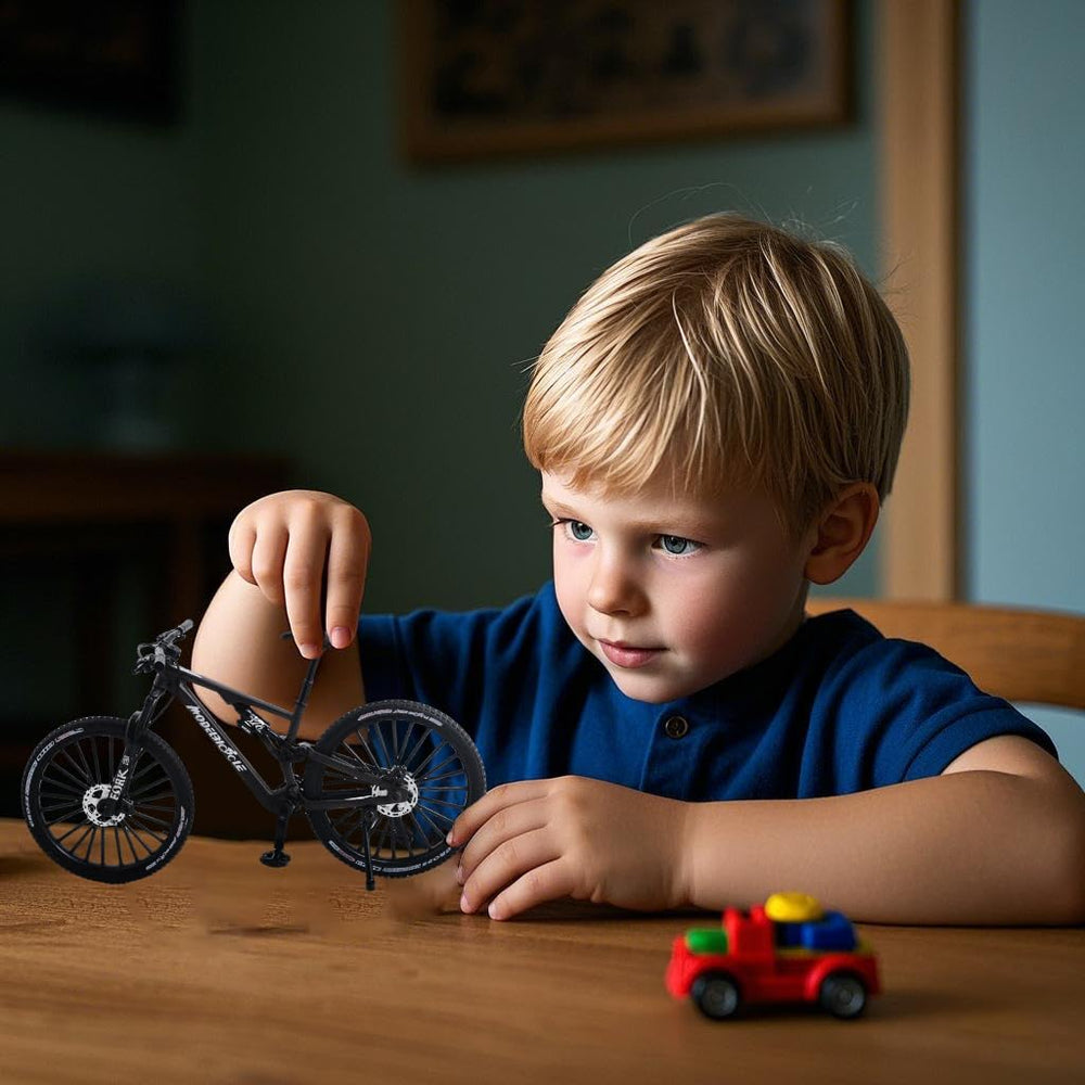 Kuasting mini bike model adjustable stand provides a real life feel.