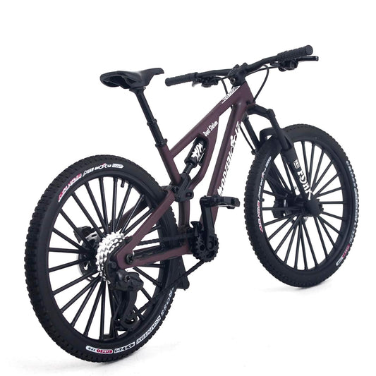 Kuasting 1:8 scale mountain bike model front view demonstrates realistic steering for playful displays.