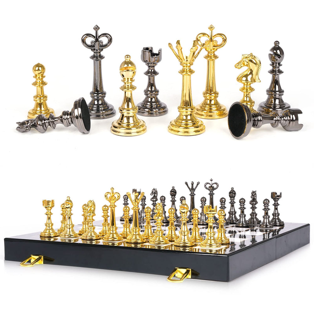 Kvintes metal chess board with marbled design for stylish play