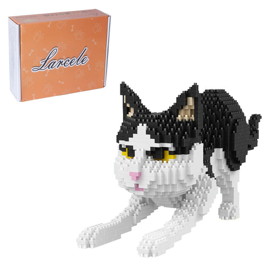 Larcele Cat mini building blocks pack showing 1390 pieces for focused building sessions.