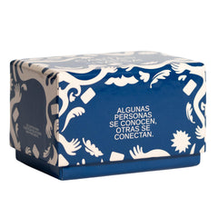 LAS CARTAS SOBRE LA MESA suitable for teens and adults to share stories