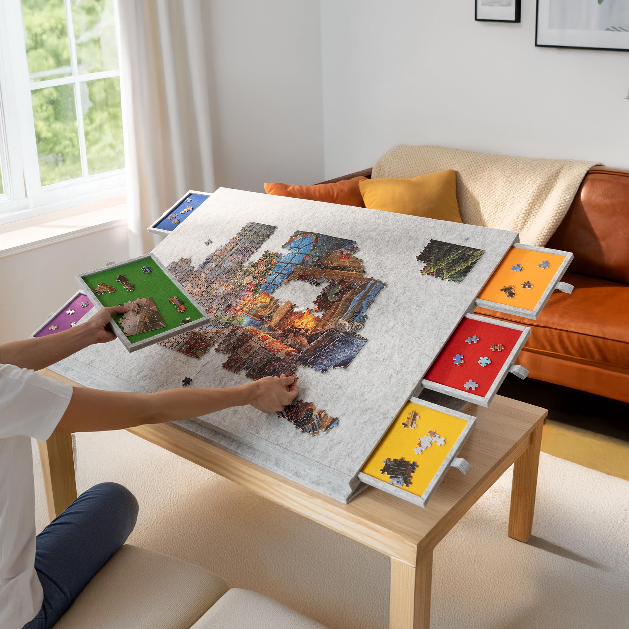 Lavievert anti-slip top ensures a steady puzzling surface for group sessions.