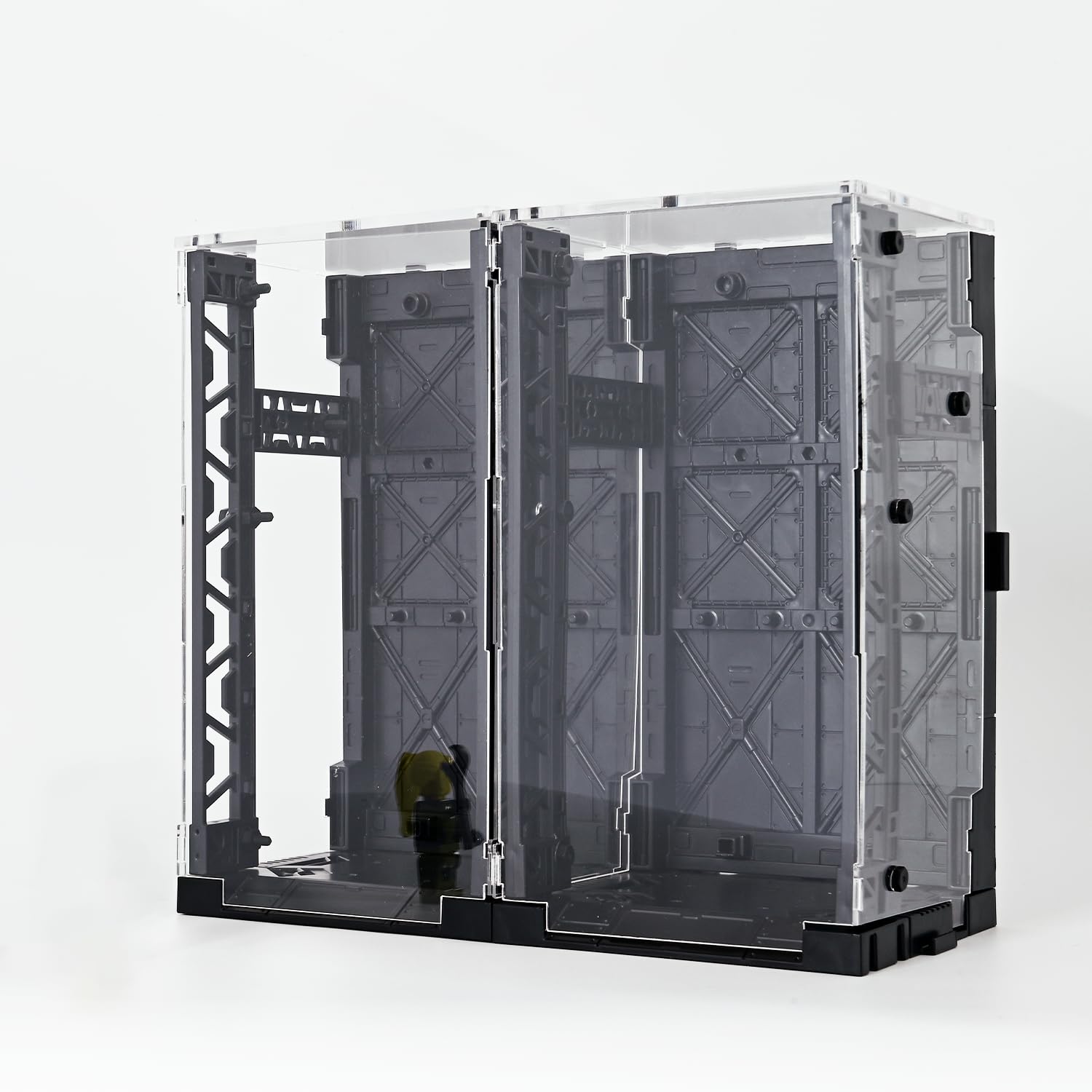 LBASE dust-proof acrylic plate protects the model while staying clear.