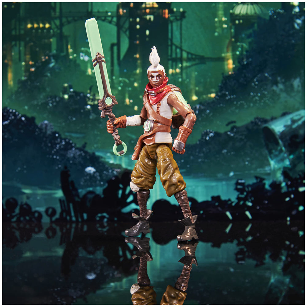 League of Legends Dual Cities Pack Jinx exclusive figure with pearlescent deco for collectors.