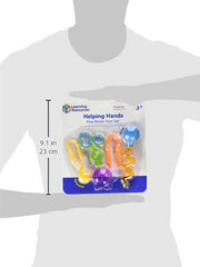 Learning Resources handy scooper scooping beads demonstrating coordination benefit
