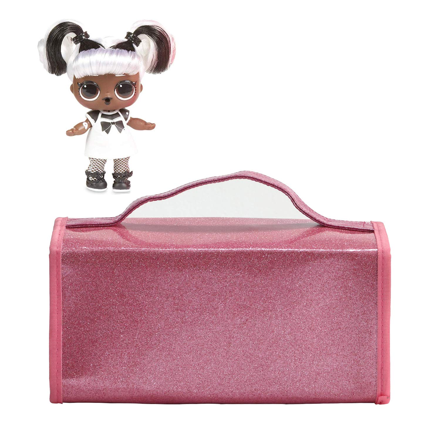Leeche carry strap enables easy transport of the doll storage organizer.