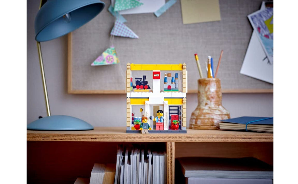 LEGO 40574 Pick a Brick wall invites custom builds.