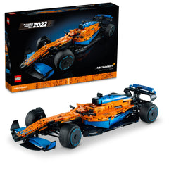 Lego 42141 Technic McLaren F1 pistons in motion reveal realistic engine detail.