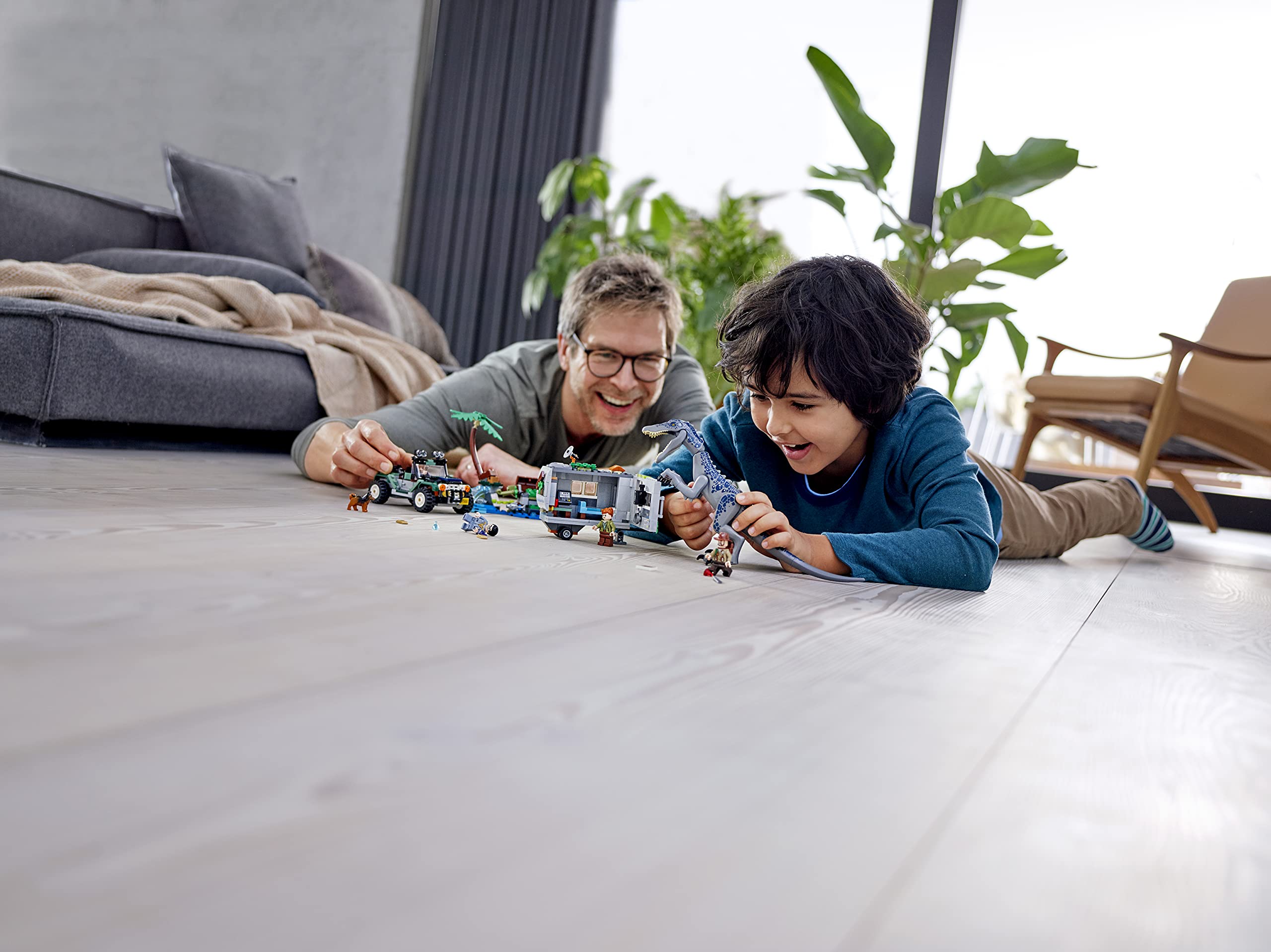 LEGO 75935 treasure chest reveal feature enhances treasure hunt storytelling.