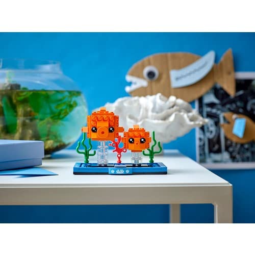 LEGO BrickHeadz 40442 goldfish and fry on blue base ideal for desks.
