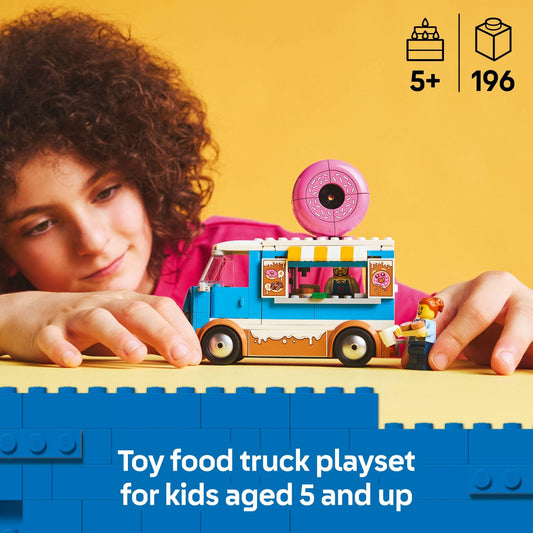 LEGO City Donut Truck detachable kiosk supports flexible service scenarios.