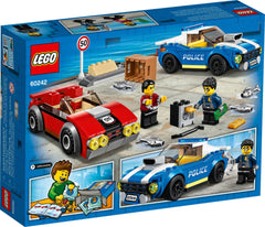 LEGO City Police Highway Arrest: Getaway car boosts fast-paced exterior chase scenes