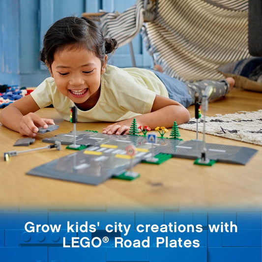 LEGO City Road Plates traffic lights enable realistic crossing scenarios during play.