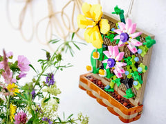 LEGO Flower Trellis Display 40683 assembly view highlighting 440-piece build