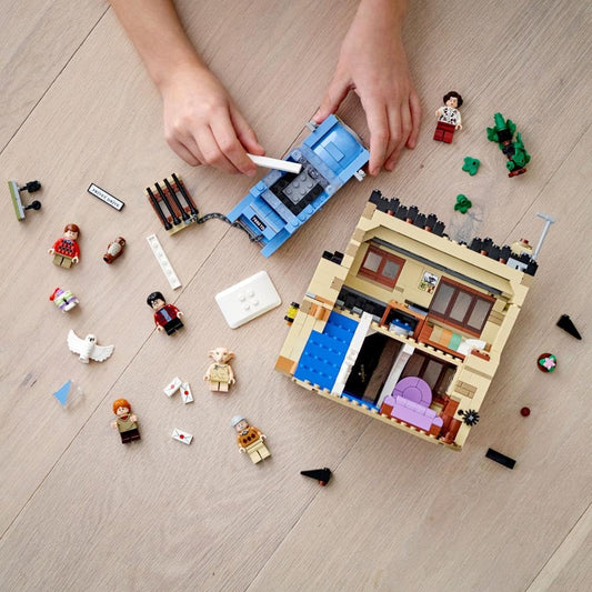 LEGO Harry Potter Ford Anglia flying car ready for action-packed adventures.