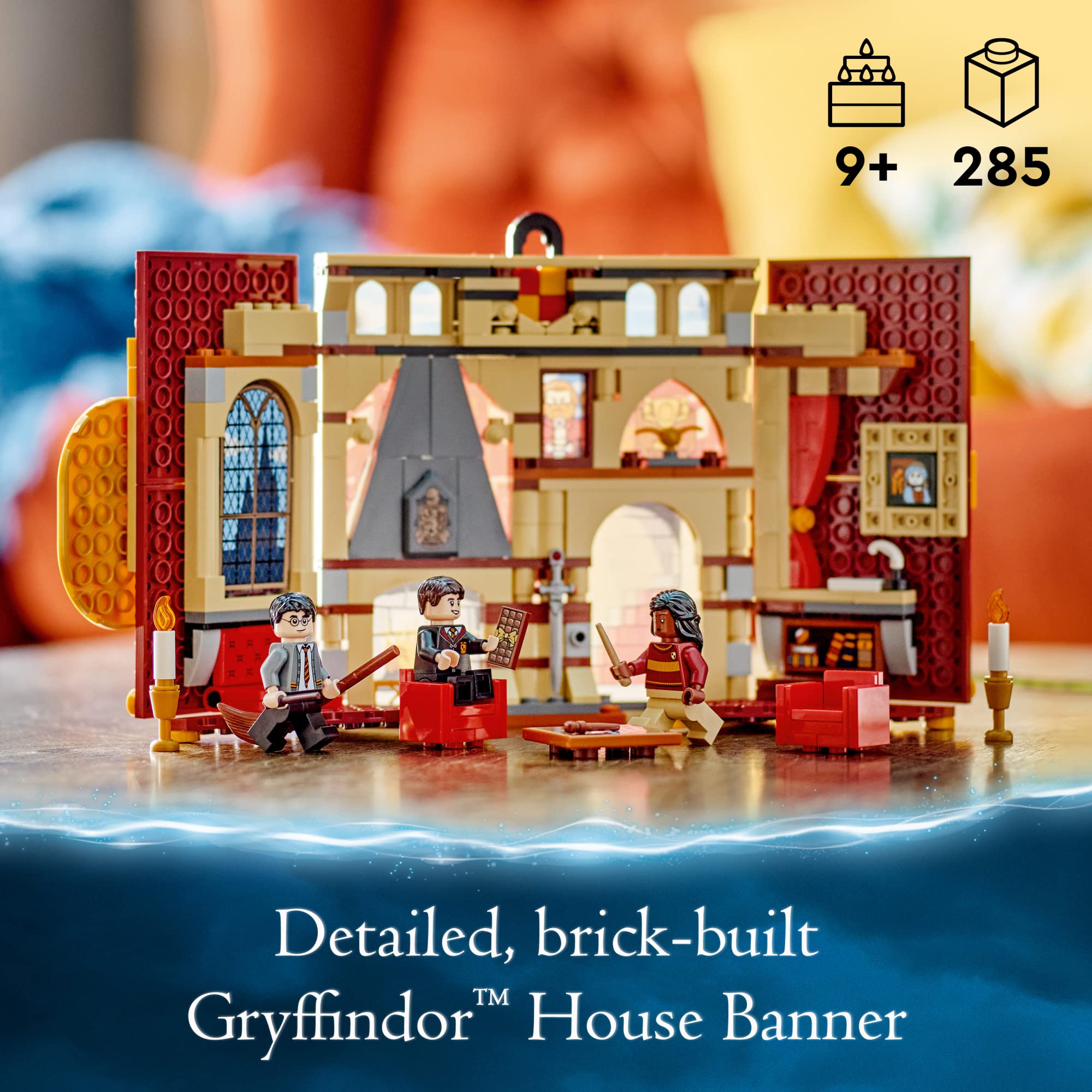 lego harry potter gryffindor banner opened to reveal common room scene
