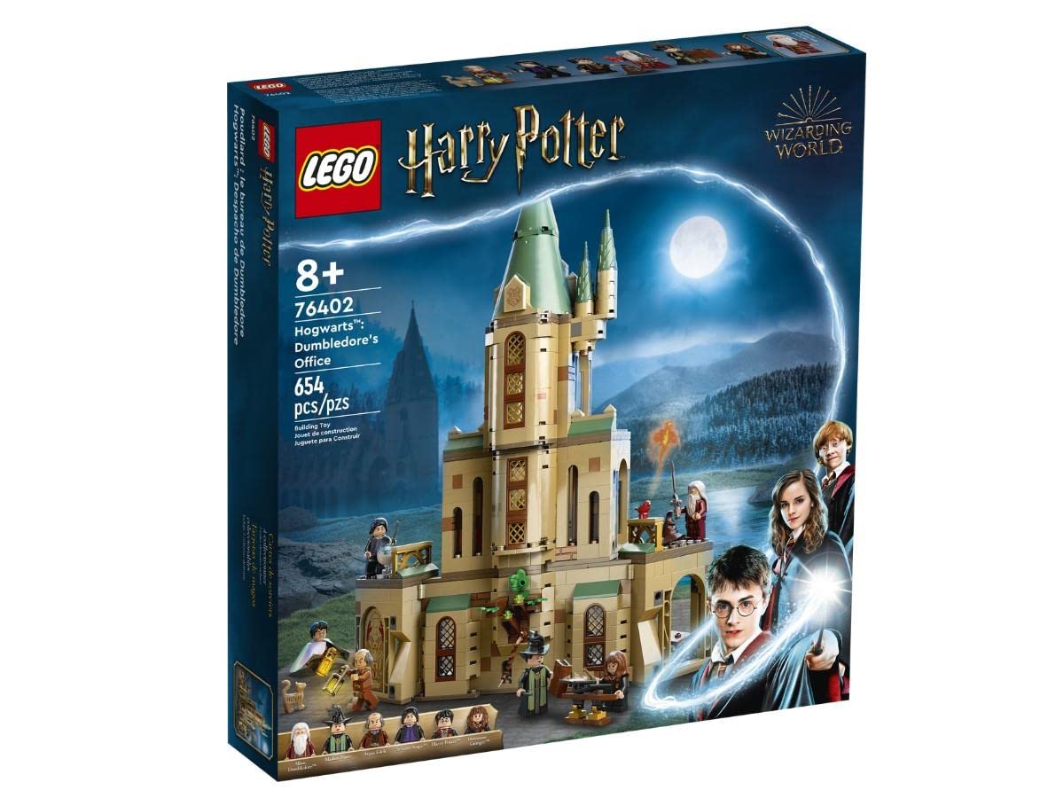 LEGO Harry Potter Hogwarts front view for immersive wizarding play