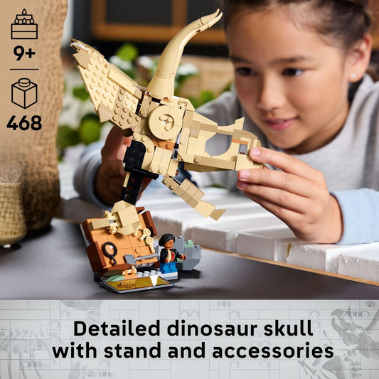 LEGO Jurassic World dig site plate with mini-fossils sparks pretend paleontology adventures.
