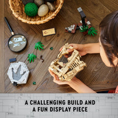LEGO Jurassic World footprint and amber piece add discovery flair
