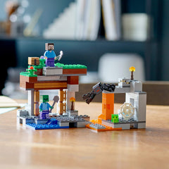 LEGO Minecraft The Abandoned Mine cave entrance for exploration and setup scenarios.
