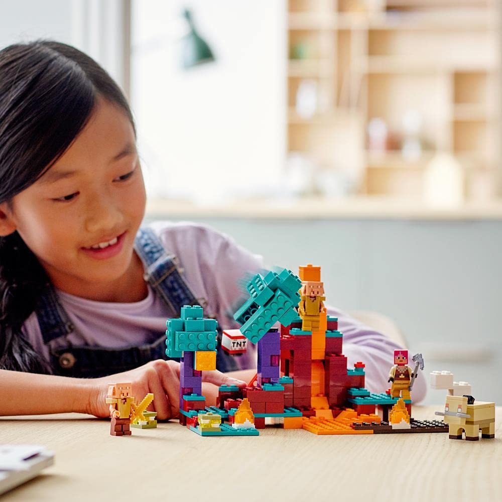 LEGO Minecraft Rockfall feature recreates perilous terrain and thrills.
