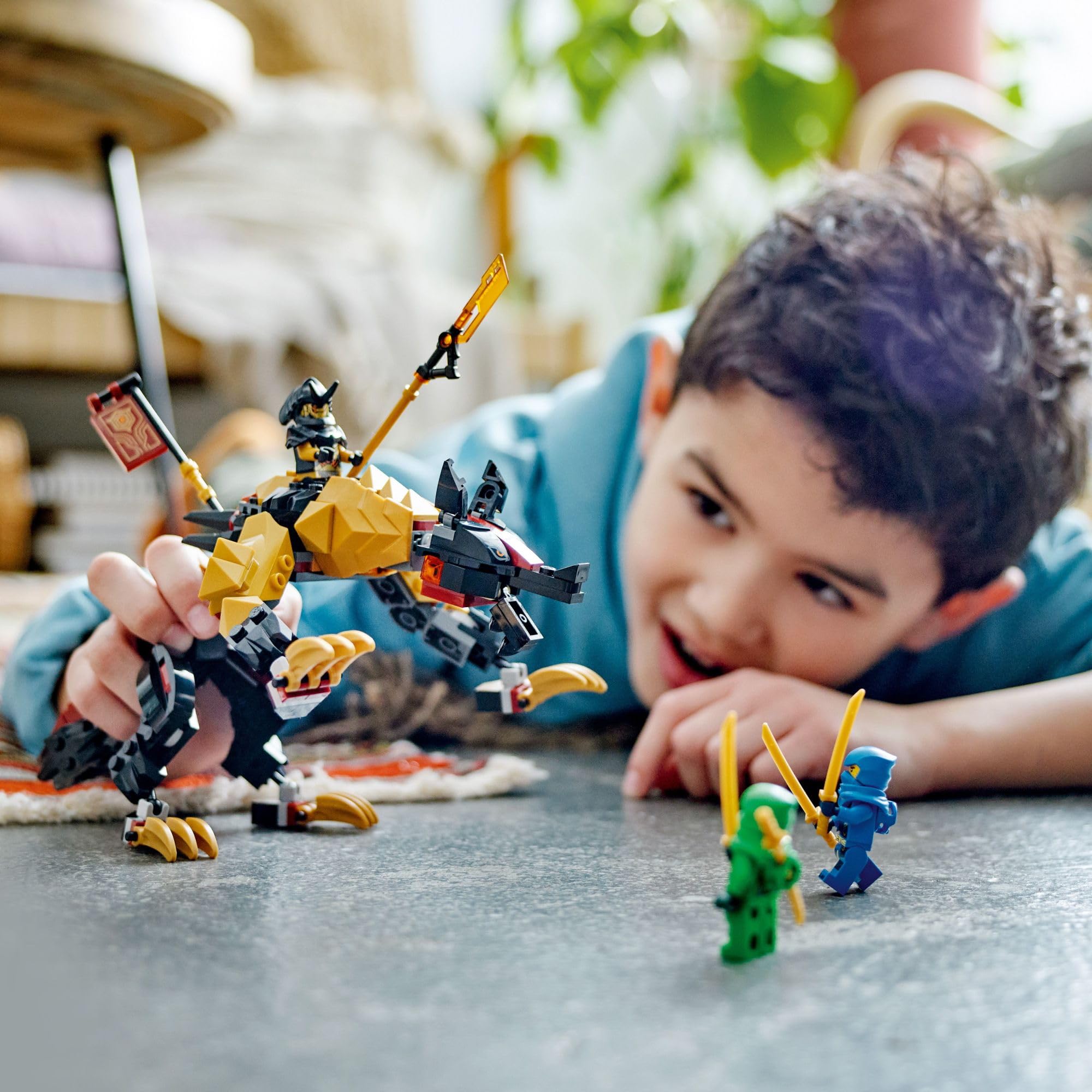 LEGO NINJAGO Saddle detail enables mounted play on Photac Beast.