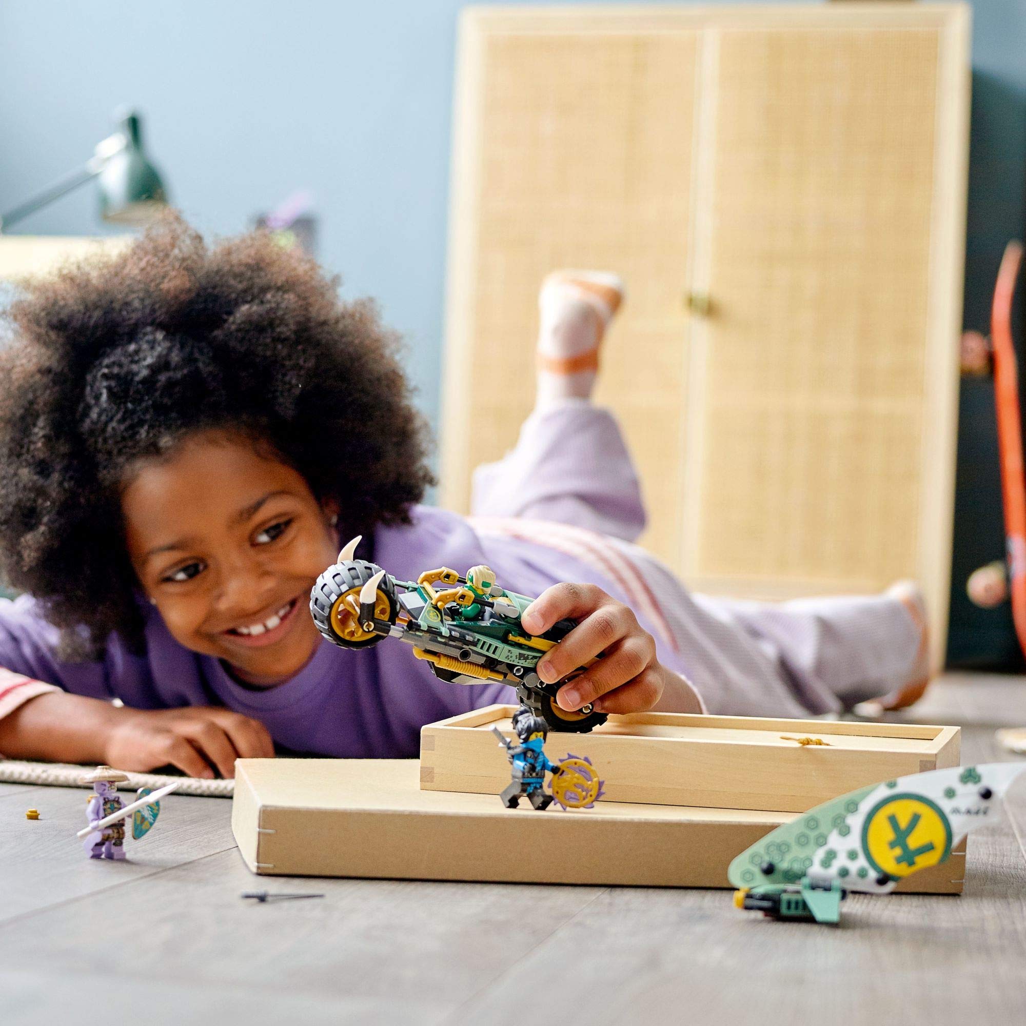 LEGO NINJAGO Island Nya figure ready for sea battles